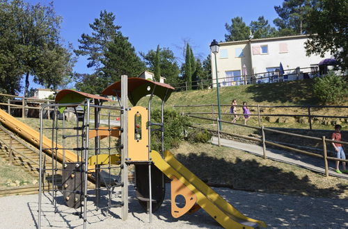 Foto 17 - Casa con 2 camere da letto a Salavas con piscina e terrazza