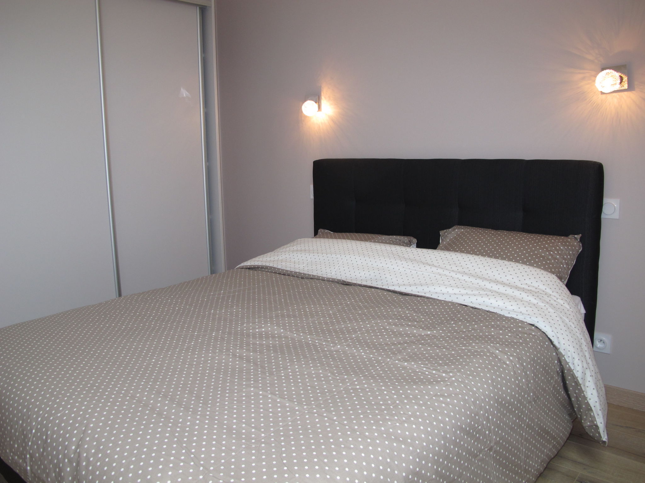 Foto 11 - Appartamento con 2 camere da letto a Plounéour-Brignogan-plages con vista mare