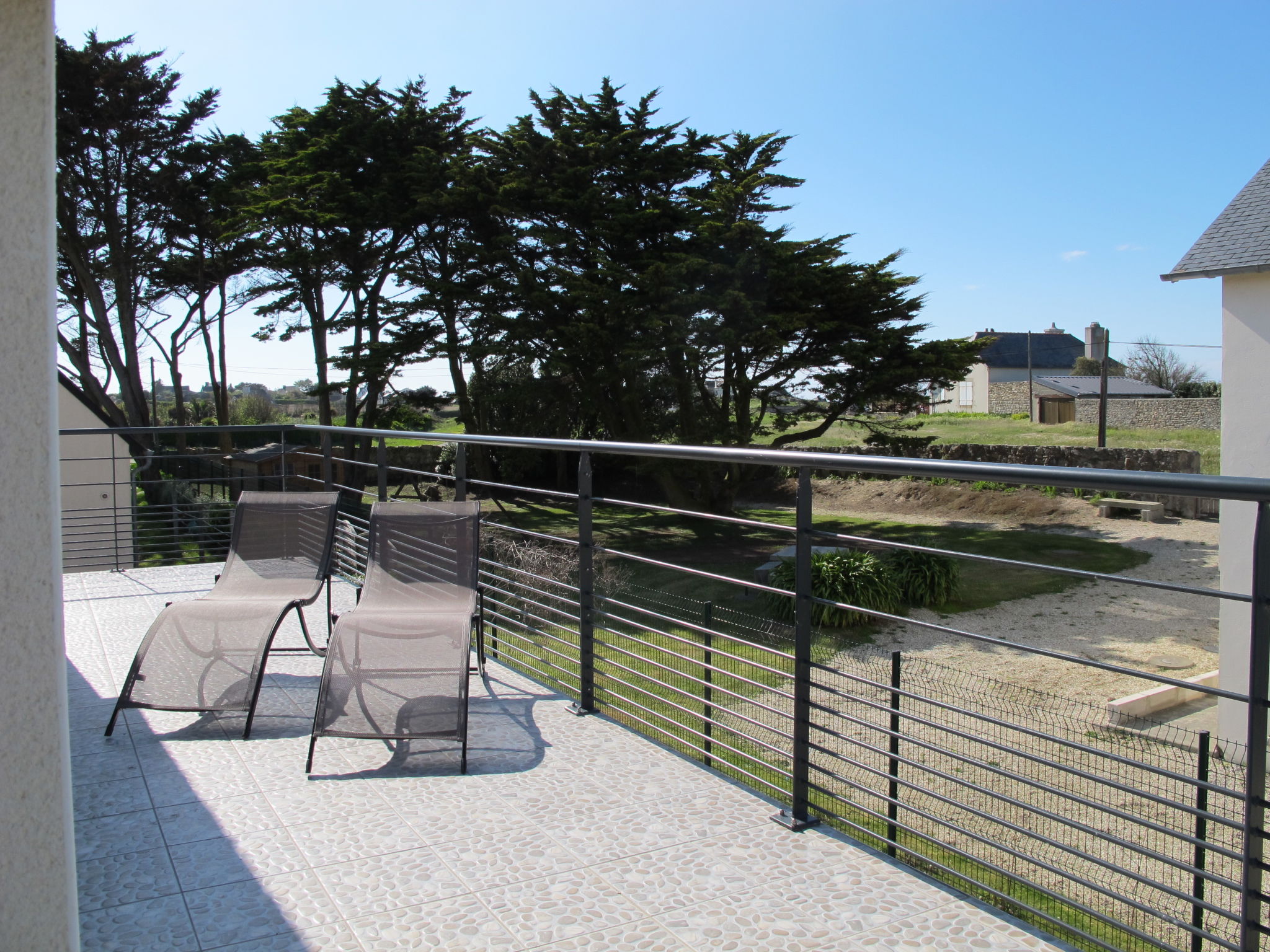 Foto 5 - Appartamento con 2 camere da letto a Plounéour-Brignogan-plages con giardino