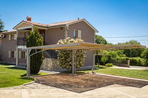 Foto 20 - Casa de 4 quartos em Labin com piscina privada e jardim