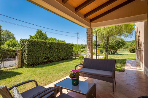 Foto 10 - Casa de 4 quartos em Labin com piscina privada e jardim