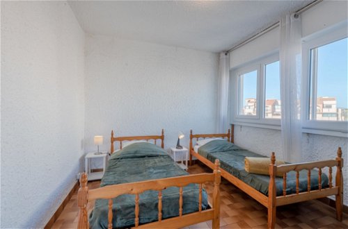 Foto 12 - Appartamento con 1 camera da letto a Leucate con vista mare