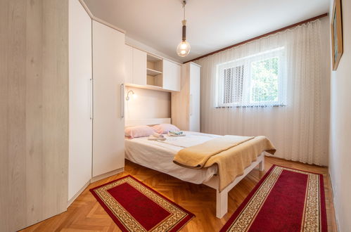 Foto 5 - Casa con 3 camere da letto a Novi Vinodolski con terrazza