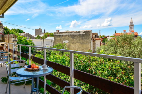 Foto 3 - Casa con 3 camere da letto a Novi Vinodolski con terrazza