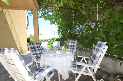 Foto 3 - Apartamento de 2 quartos em Sibenik com jardim e terraço