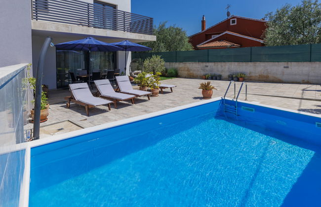 Casa de 4 quartos em Poreč com piscina privada e jardim - Foto 14