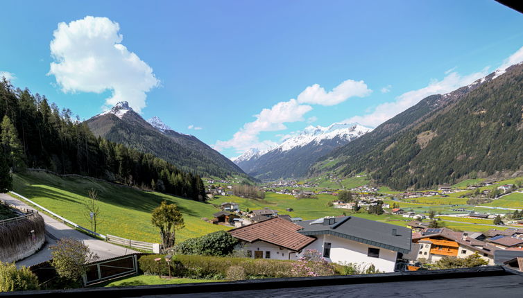 Foto 1 - Appartamento con 3 camere da letto a Neustift im Stubaital con vista sulle montagne