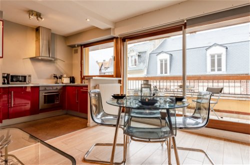 Foto 8 - Apartamento de 1 habitación en Deauville con vistas al mar