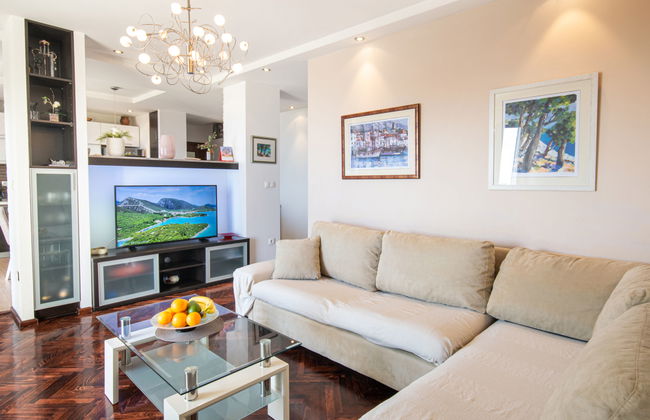 5 bedroom House in Makarska with private pool and garden - Photo 6