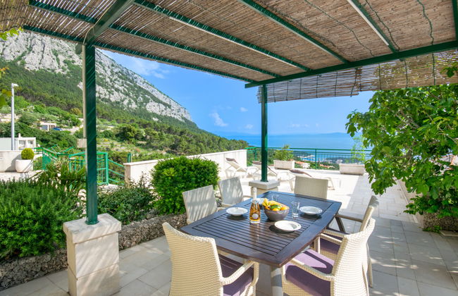 5 bedroom House in Makarska with private pool and garden - Photo 26