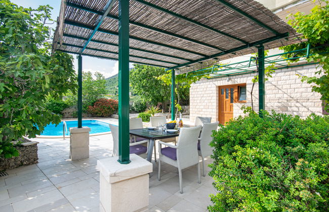5 bedroom House in Makarska with private pool and garden - Photo 27