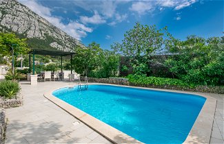 Foto 2 - Casa con 4 camere da letto a Makarska con piscina privata e vista mare
