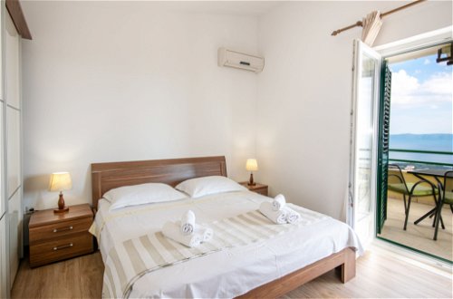 Foto 10 - Casa con 4 camere da letto a Makarska con piscina privata e vista mare