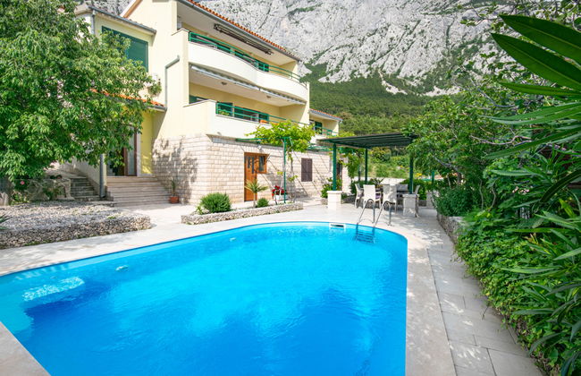 Casa de 5 quartos em Makarska com piscina privada e jardim - Foto 1