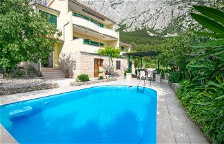 Foto 1 - Casa con 4 camere da letto a Makarska con piscina privata e vista mare