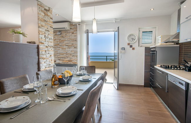 5 bedroom House in Makarska with private pool and garden - Photo 13