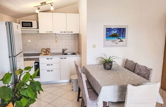 Foto 3 - Apartamento de 2 quartos em Sveti Filip i Jakov com jardim e terraço