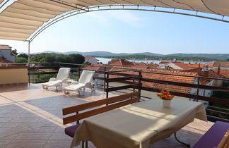 Photo 1 - 2 bedroom Apartment in Sveti Filip i Jakov with garden and sea view