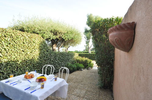 Foto 2 - Appartamento a Cavalaire-sur-Mer con terrazza e vista mare