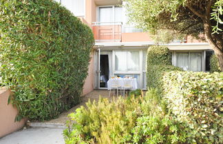 Foto 3 - Apartment in Cavalaire-sur-Mer mit terrasse