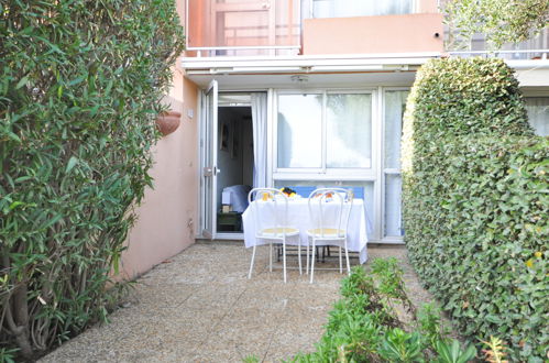 Foto 15 - Apartamento en Cavalaire-sur-Mer con terraza y vistas al mar