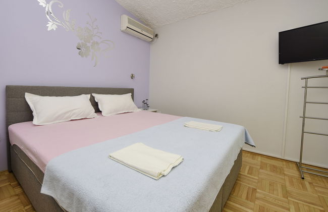 Casa de 5 quartos em Sukošan com piscina privada e jardim - Foto 17