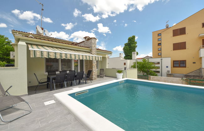 Casa de 5 quartos em Sukošan com piscina privada e jardim - Foto 24