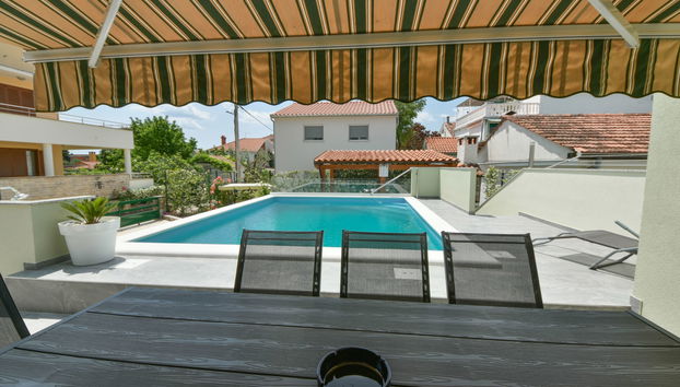 Casa de 5 quartos em Sukošan com piscina privada e jardim - Foto 2