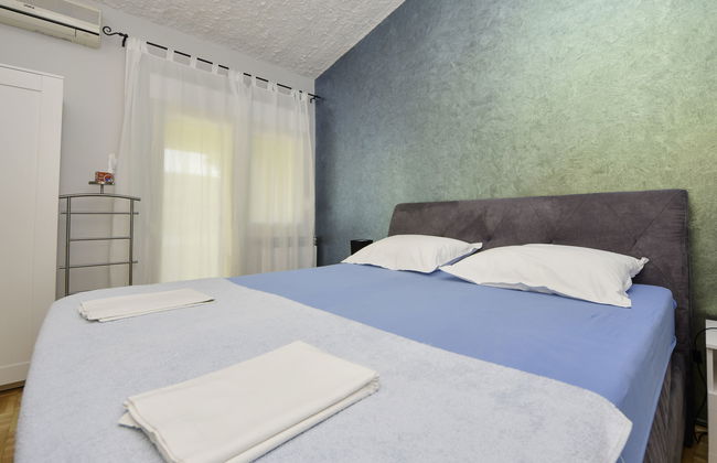 Casa de 5 quartos em Sukošan com piscina privada e jardim - Foto 10