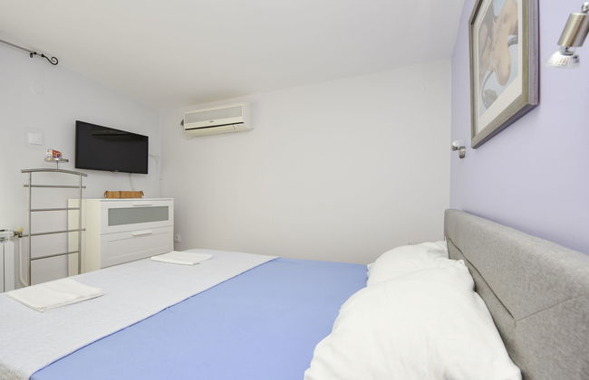 Casa de 5 quartos em Sukošan com piscina privada e jardim - Foto 14