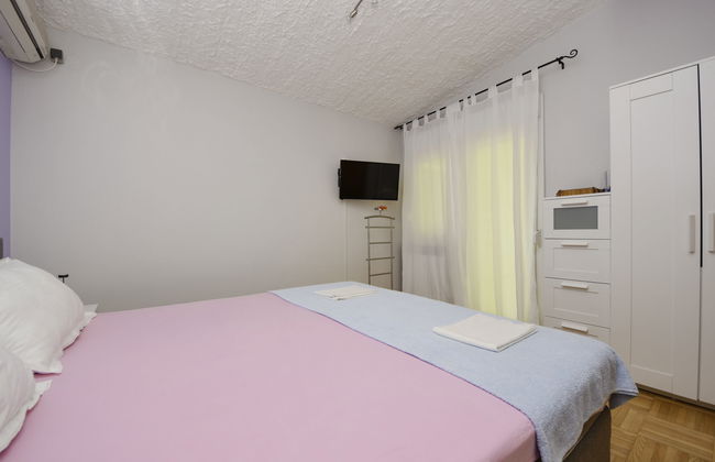 Casa de 5 quartos em Sukošan com piscina privada e jardim - Foto 19