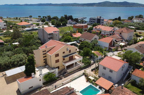 Foto 1 - Casa con 4 camere da letto a Sukošan con piscina privata e terrazza