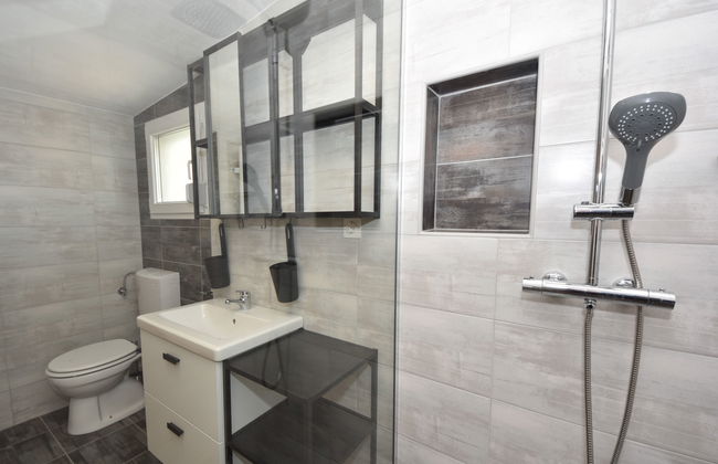 Casa de 5 quartos em Sukošan com piscina privada e jardim - Foto 23