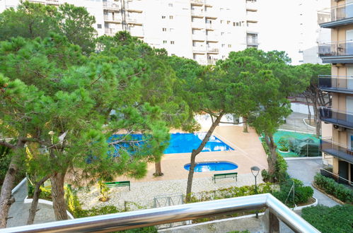 Foto 5 - Appartamento con 2 camere da letto a Blanes con piscina e vista mare