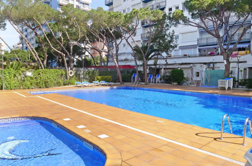 Photo 1 - Appartement de 2 chambres à Blanes avec piscine et jardin