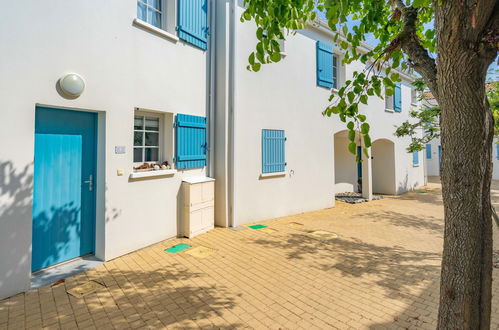 Foto 5 - Casa de 2 quartos em Vaux-sur-Mer com piscina e terraço