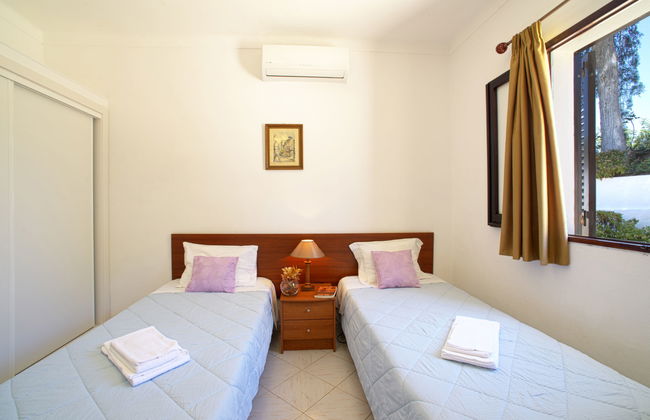 4 bedroom House in Albufeira with private pool and garden - Photo 13