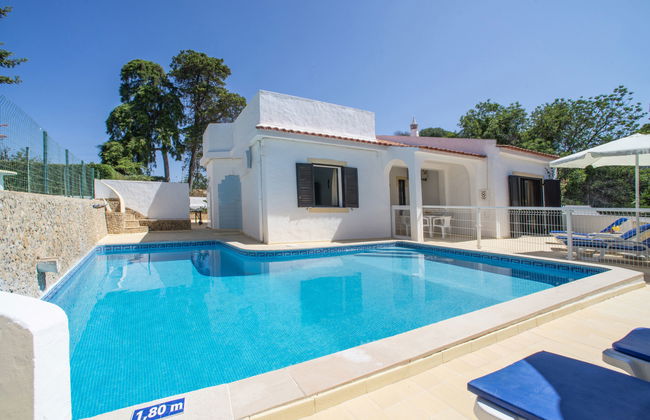 4 bedroom House in Albufeira with private pool and garden - Photo 22