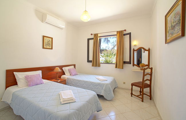 4 bedroom House in Albufeira with private pool and garden - Photo 10