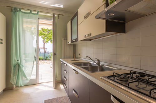 Foto 8 - Appartamento con 2 camere da letto a Riva Ligure con giardino e vista mare