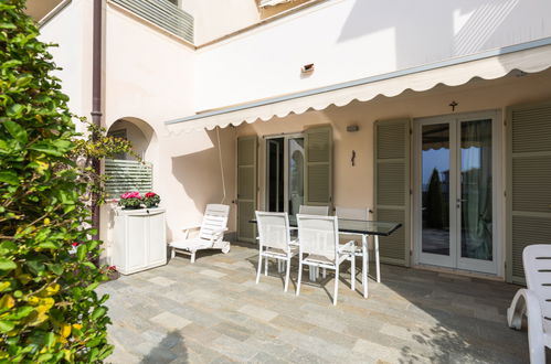 Photo 18 - 2 bedroom Apartment in Riva Ligure with garden and terrace