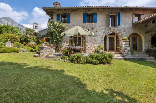 Photo 1 - Maison de 3 chambres à Montereale Valcellina avec jardin et terrasse