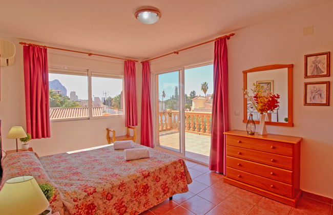 Casa de 6 quartos em Calp com piscina privada e jardim - Foto 4