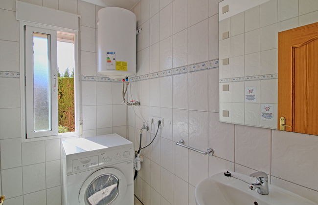 Casa de 6 quartos em Calp com piscina privada e jardim - Foto 14