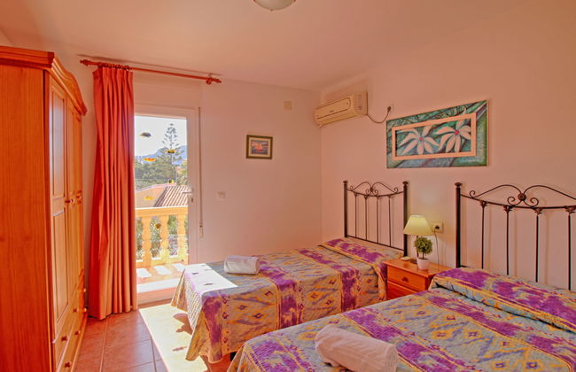 Casa de 6 quartos em Calp com piscina privada e jardim - Foto 8