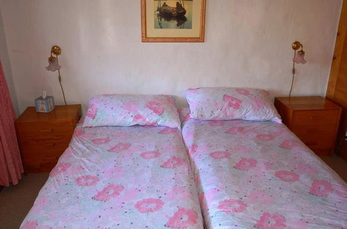 Foto 13 - Appartamento con 4 camere da letto a Saanen con vasca idromassaggio