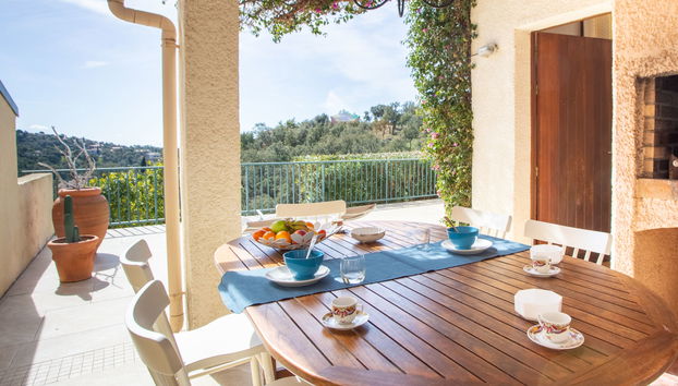 4 bedroom House in La Londe-les-Maures with swimming pool and garden - Photo 3