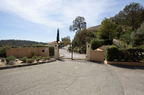 Foto 32 - Casa con 3 camere da letto a La Londe-les-Maures con piscina e giardino