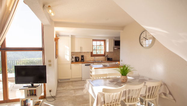 4 bedroom House in La Londe-les-Maures with swimming pool and garden - Photo 5