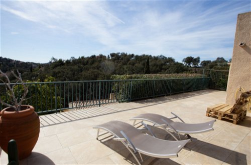 Photo 11 - 3 bedroom House in La Londe-les-Maures with swimming pool and sea view